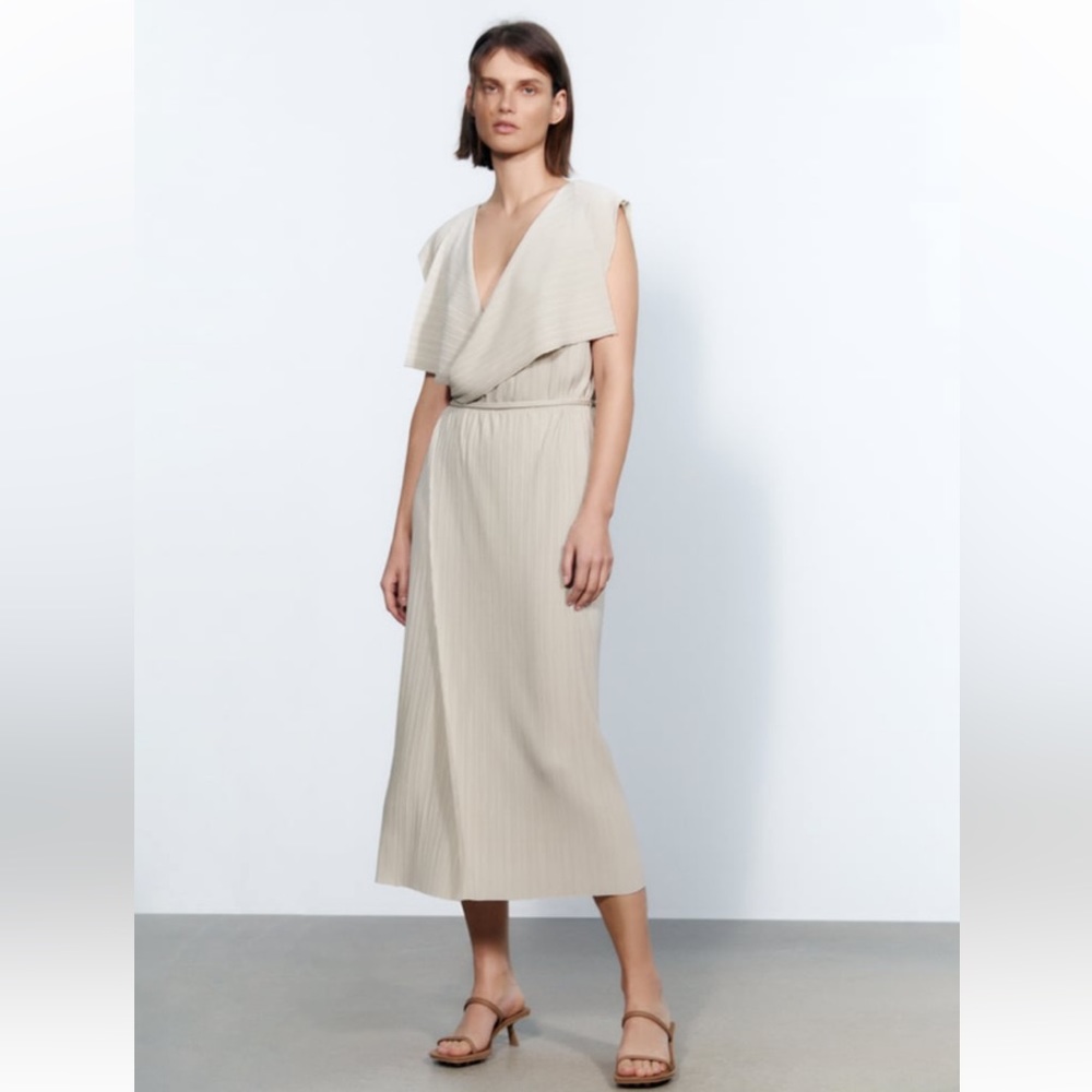 NWT Zara Ivory Pleated Midi Dress Size M
